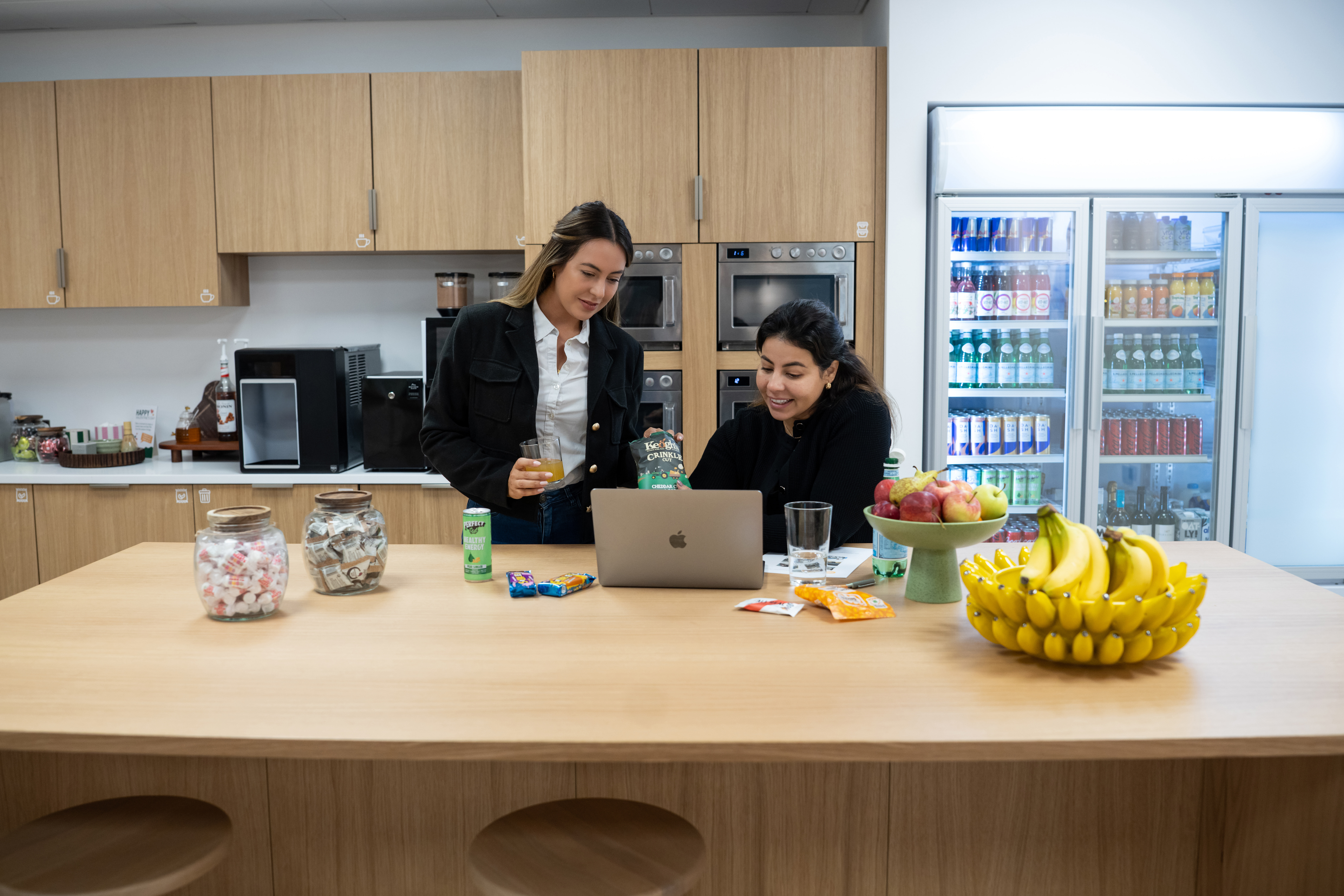 How Do I Keep Fruit Fresh in the Office?